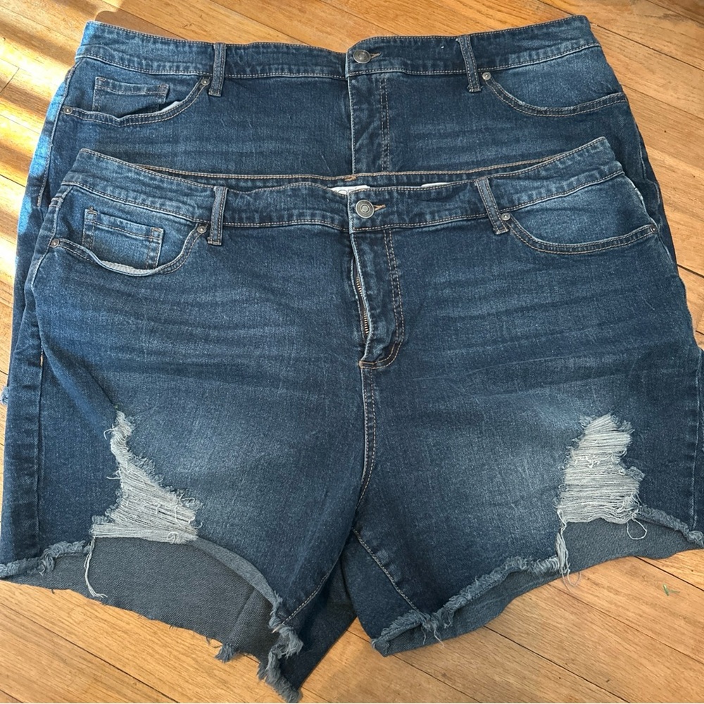 Sofia Vergara Women Lila High Low Hem Jean Shorts w Frayed Hem Size 22  Set Of 2
